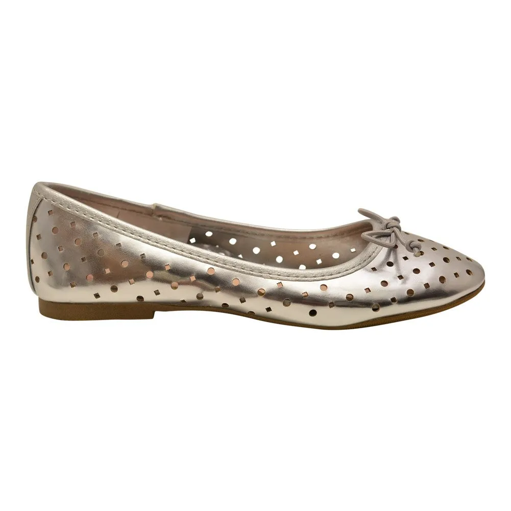 Little Girls Silver Perforated Ballet Flats Casual Shoes 7-10 Toddler