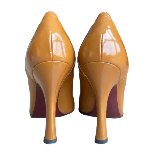 LOUIS VUITTON Balmoral Brogue Brown Leather Fringe Pumps, Size 38.5