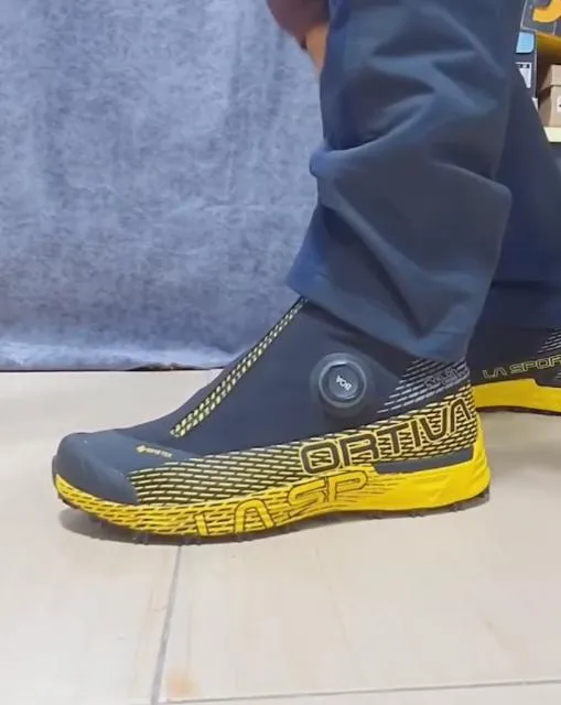 Professional anti-slip running shoes