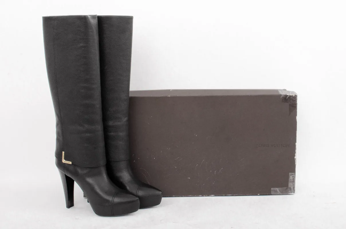 QUEEN KNEE HIGH BOOT WITH TAGS